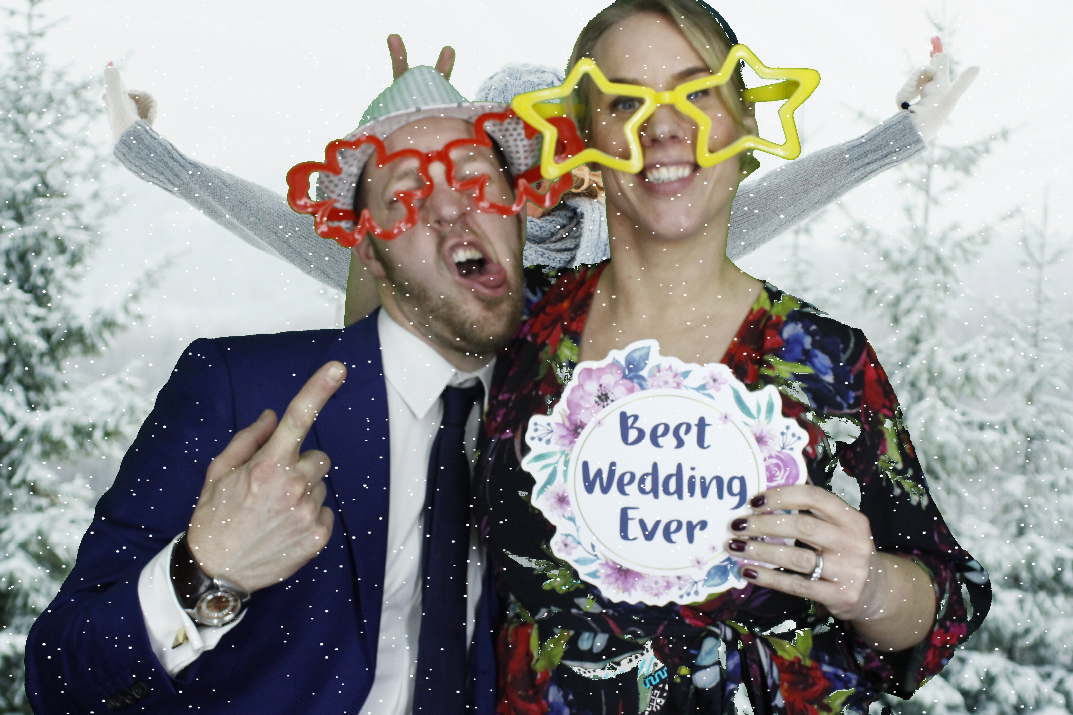 Mr & Mrs Mills | View more photos from the event at gallery.myphotoboothexperience.co.uk/u/MyPhotoBoothExperienceLtd/Mr-Mrs-Mills